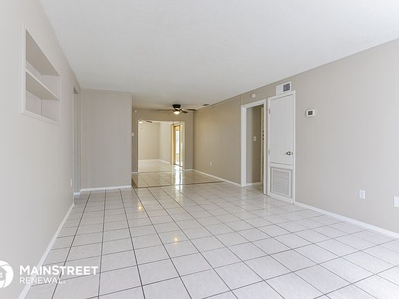 4th image of 1101 Scott Ave