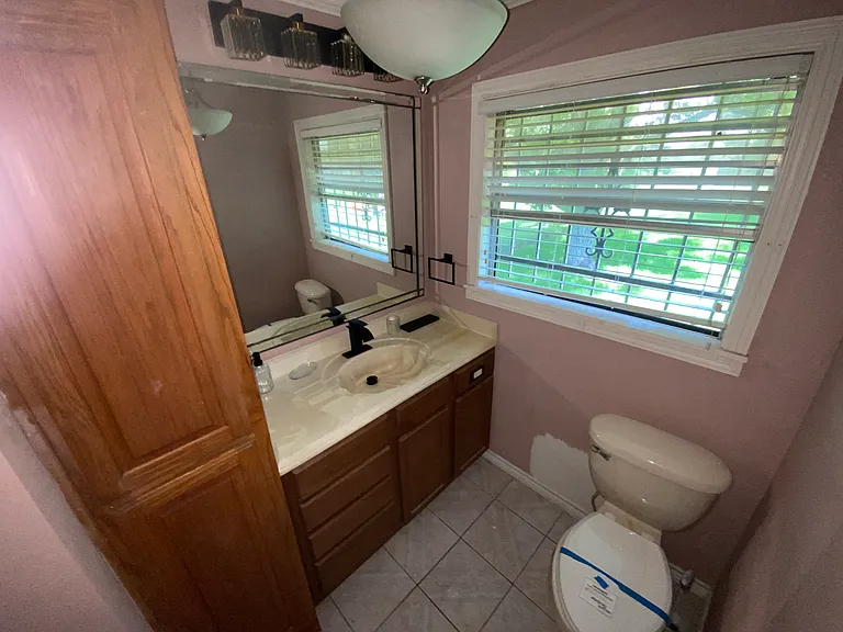 1025 Henderson Ave — Photo 5