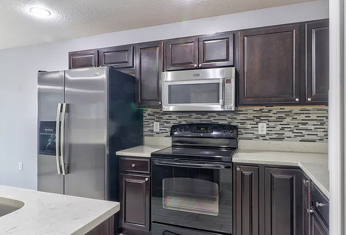 3 bed, 2.5 bath, 1449 sqft, $1,950 — Photo 4