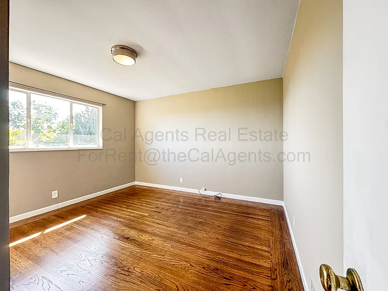 7019 Outlook Ave — Photo 6