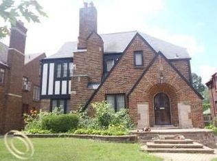 19629 Roslyn Rd, Detroit, MI 48221