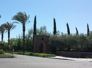 1877 N Rector Ave, Clovis, CA 93619