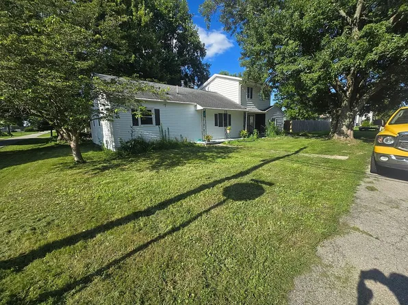 318 Union St, West College Corner, IN 47003