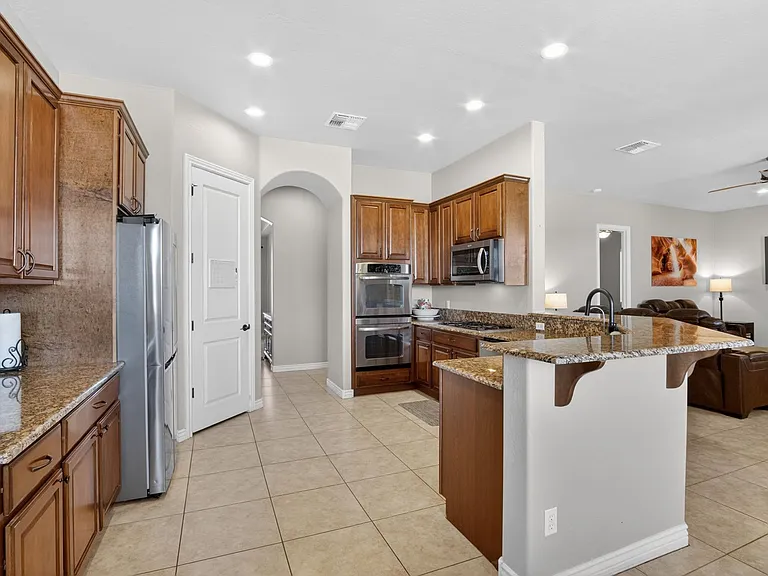 5317 E Lonesome Dove Trl — Photo 2