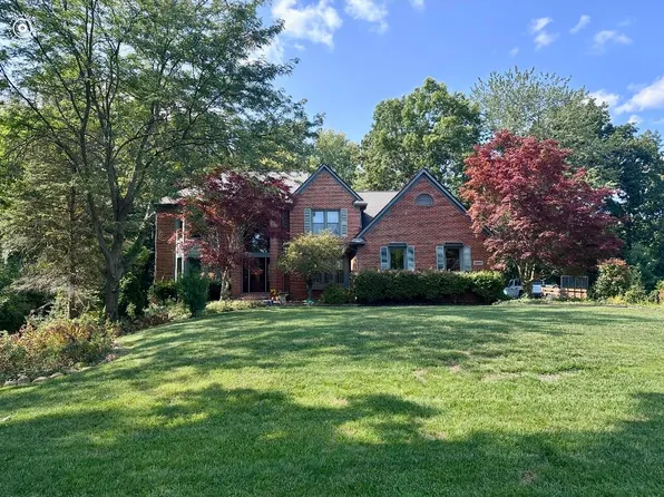 12091 Pembrooke Cir, South Lyon, MI 48178