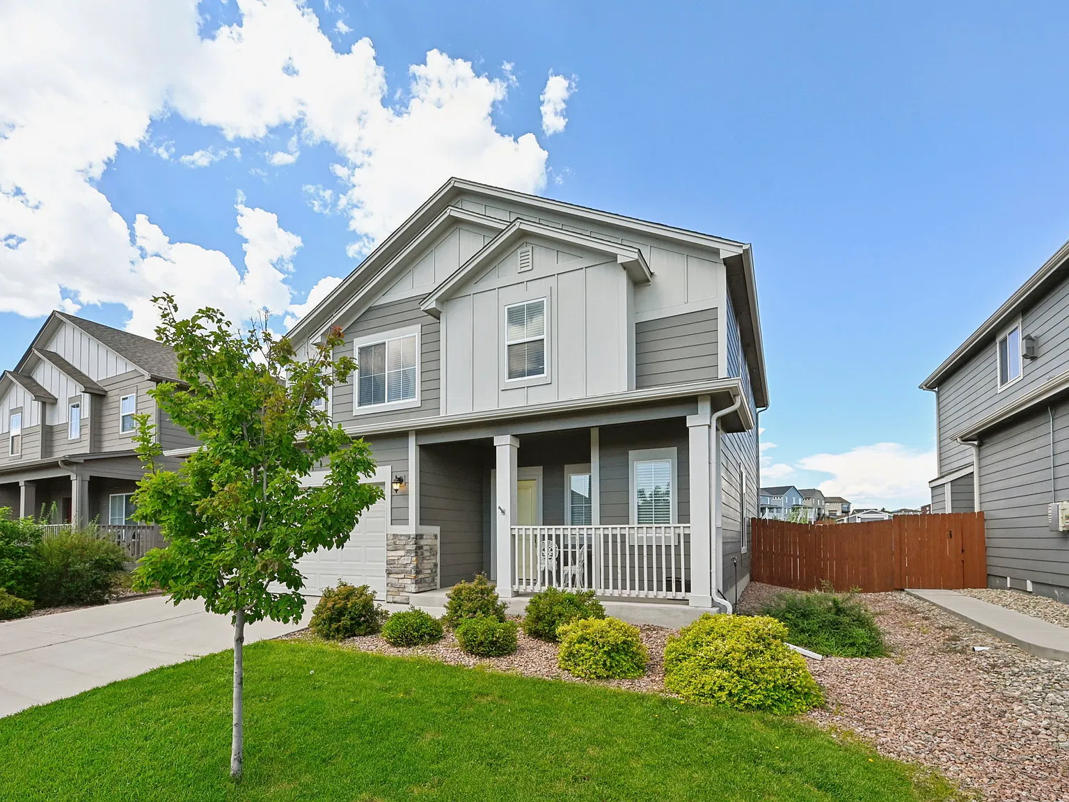 9702 Emerald Vista Dr — Photo 2