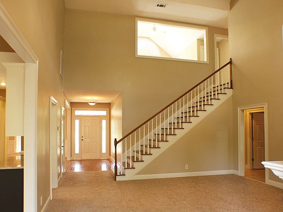 3rd image of 310 Bellemeade Cir