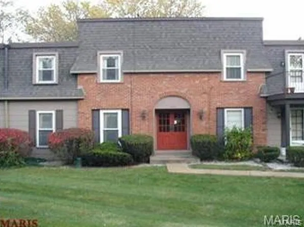 6626 Cracklewood Ln, Florissant, MO 63033