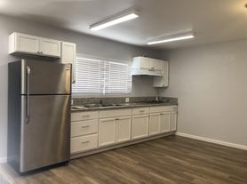 951 Menlo Avenue - 7