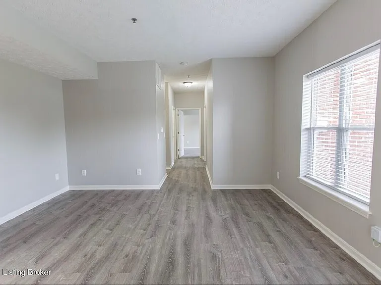608 E Spring St #2 — Photo 2