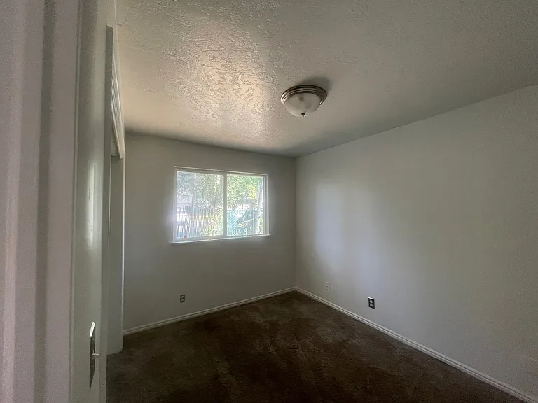 750 S 266 W — Photo 31