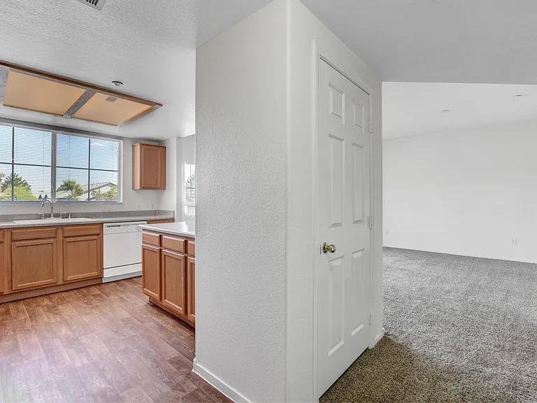 Aspen Peak Condominiums — Photo 23