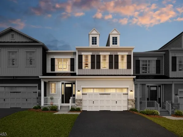 27 Hillandale Dr #102, Mendham Twp., NJ 07931