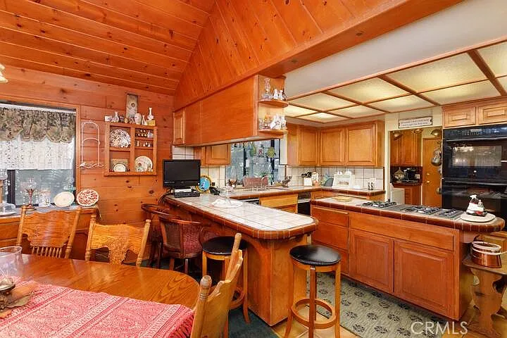3 bed, 1958 sqft, $3,800 — Photo 4
