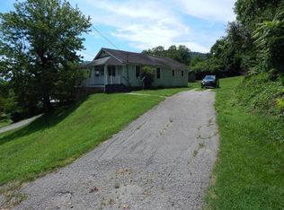 515 Walden St E, La Follette, TN 37766