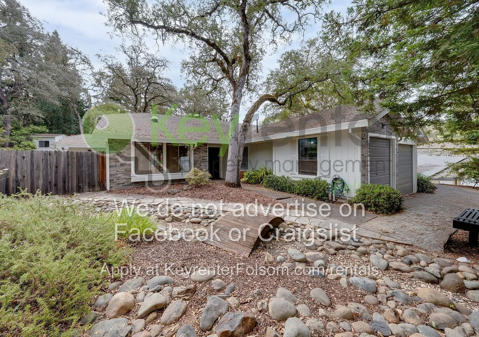 Beautiful 4-Bedroom Home with Private Pool & Landscaped Backyard! — Photo 1