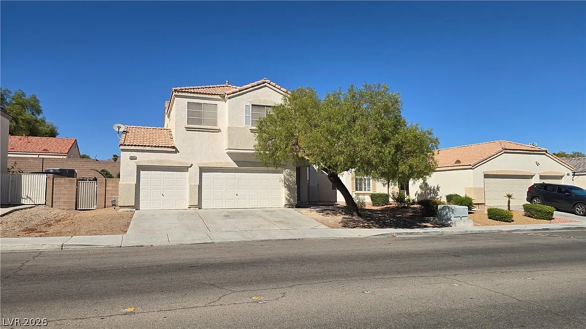 3 bed, 2.5 bath, 1887 sqft, $2,400 — Photo 1