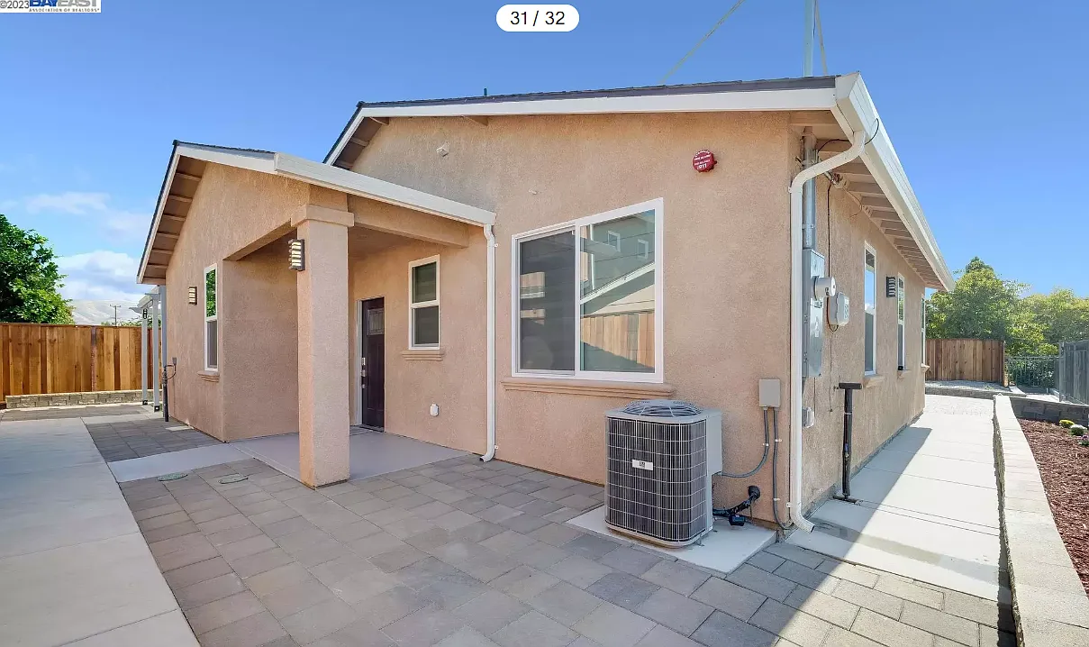 3 bed, 1185 sqft, $3,800 — Photo 1