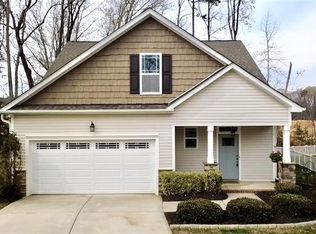 1208 Yellow Wood Dr, Mebane, NC 27302