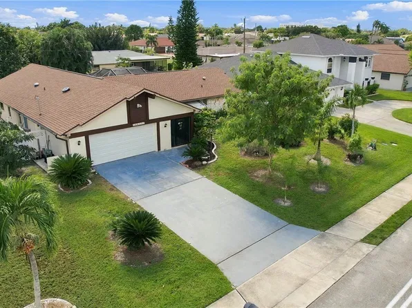 1832 Bolado Pkwy, Cape Coral, FL 33990