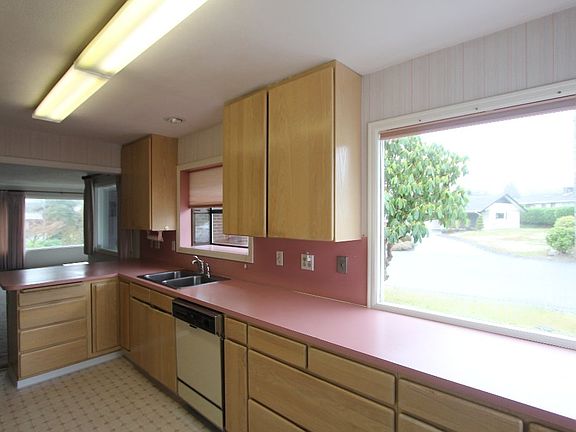 4th image of 1818 Sherwood Ln
