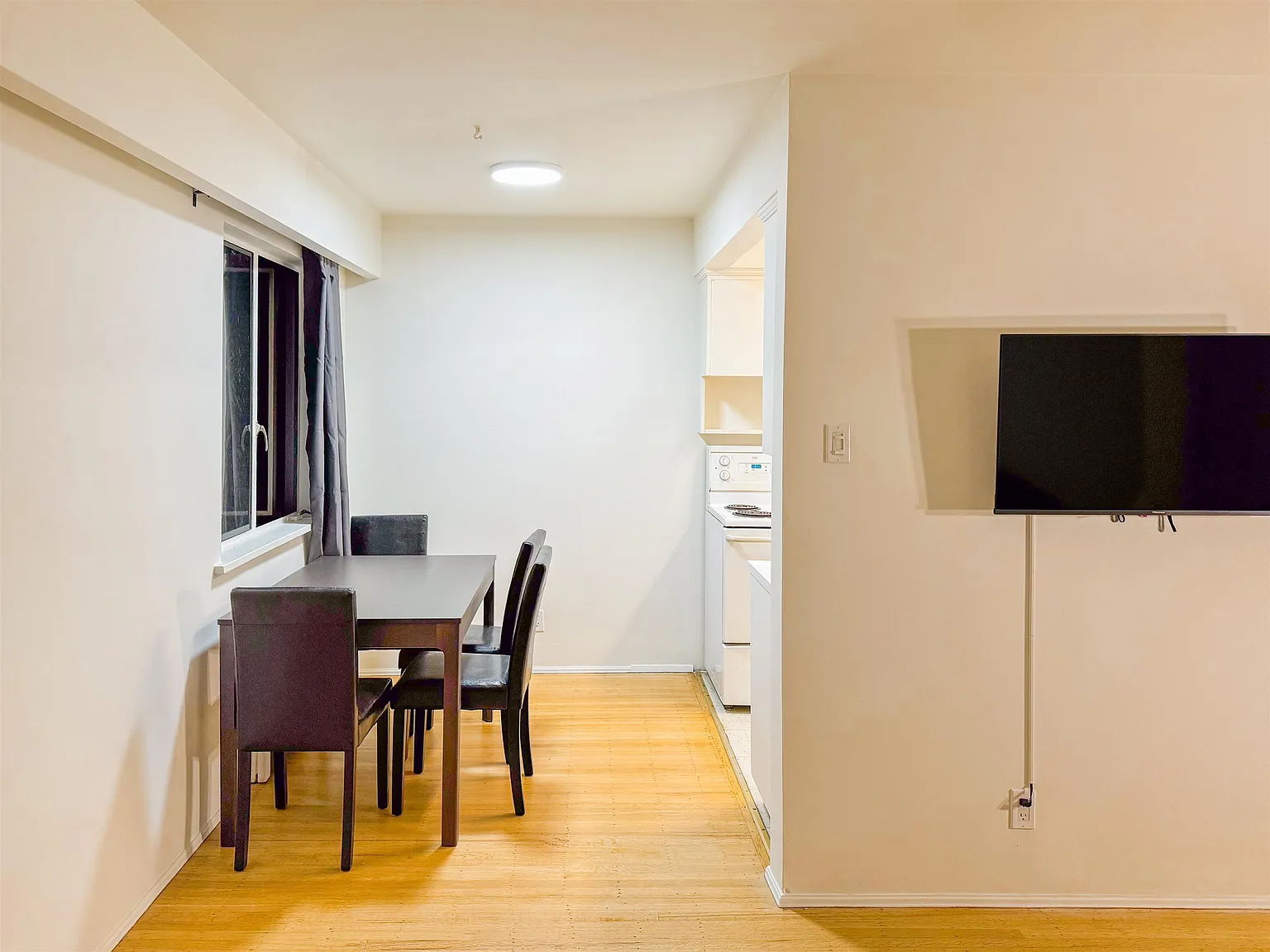 2 bed, 840 sqft, $3,490 — Photo 3