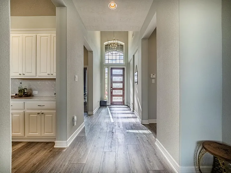 3543 Whitman Dr — Photo 6