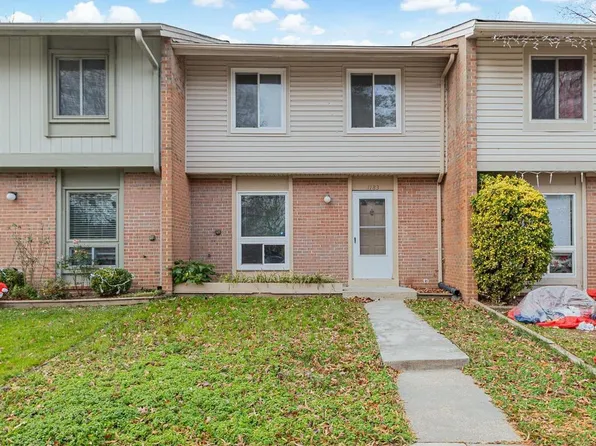 1183 Autumnhaze Ct, Herndon, VA 20170