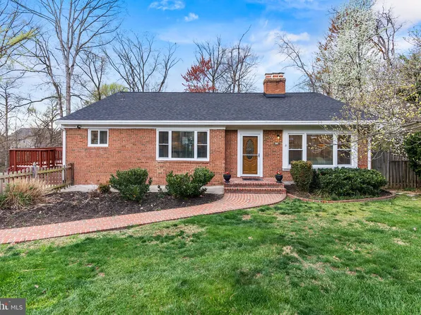 56 Fort Williams Pkwy, Alexandria, VA 22304