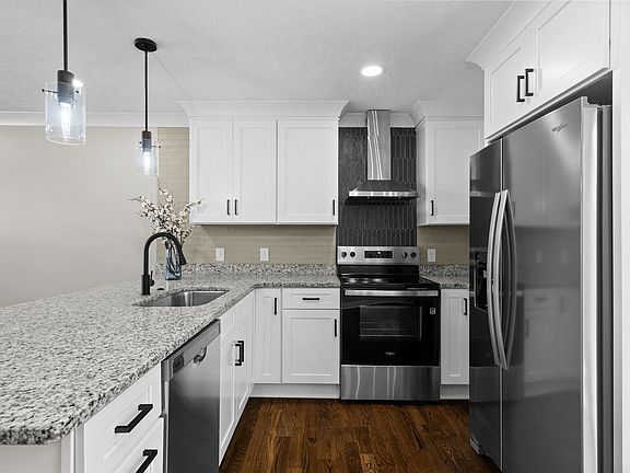 5th image of 203 22nd Ave E