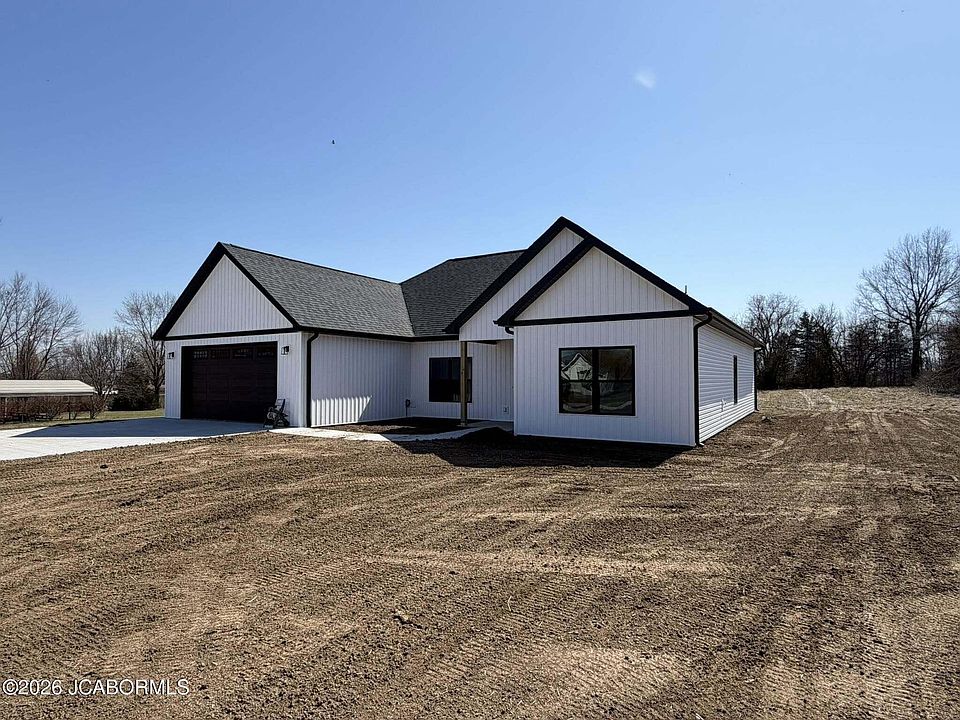 2nd image of 702 Redwood Dr