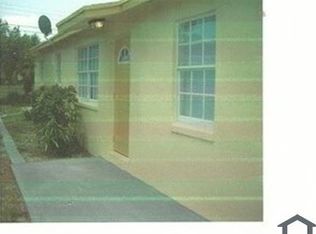 1281 W 32nd St, Riviera Beach, FL 33404