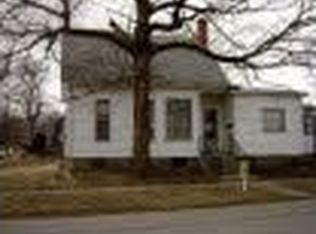 207 N 1st St, Kentland, IN 47951