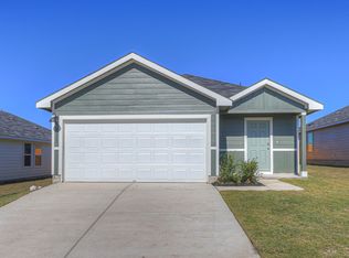 311 Wild Goose Dr, Luling, TX 78648