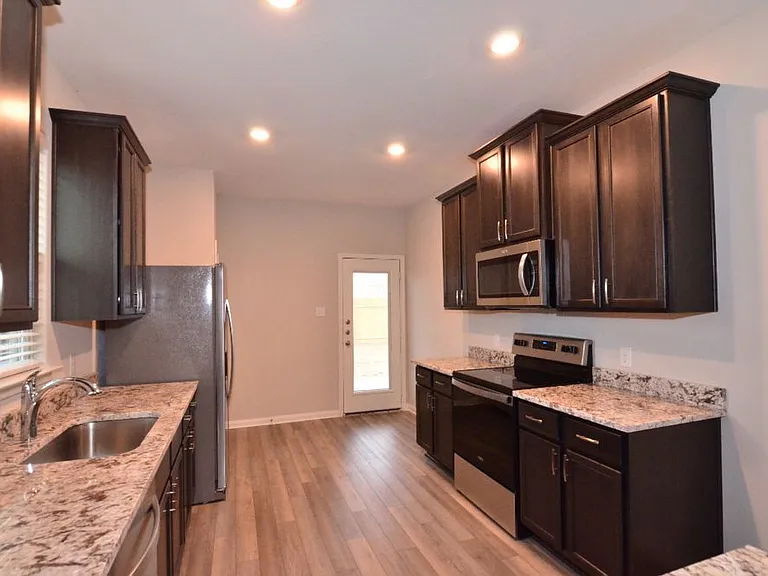 146 Star Spangled Dr — Photo 10