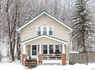 10659 Prospect St, Gowanda, NY 14070
