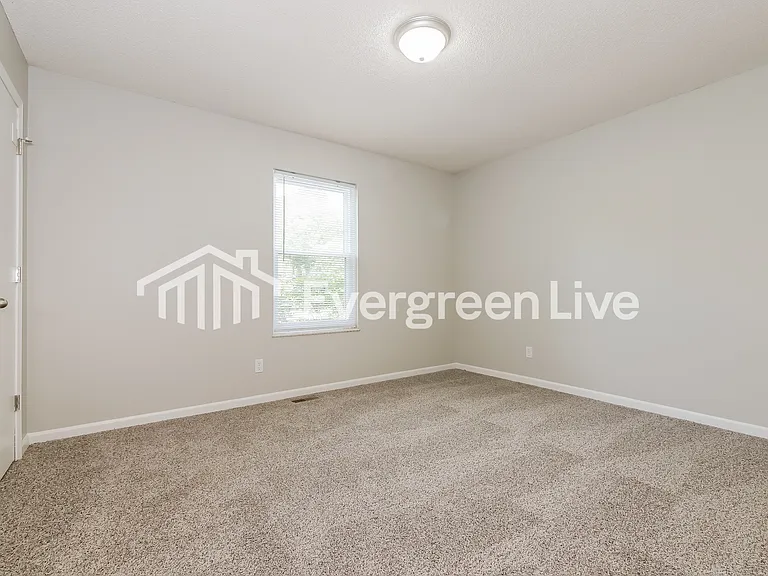 11449 N Wayne Ave — Photo 11