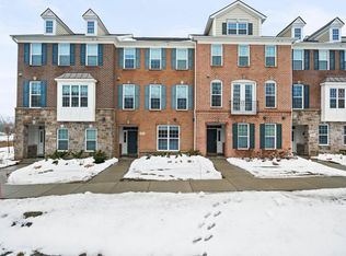 2812 Rathmore Ln, Ann Arbor, MI 48105