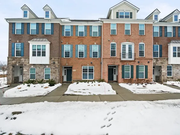 2812 Rathmore Ln, Ann Arbor, MI 48105