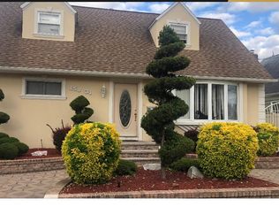 158-31 90th St #1, Howard Beach, NY