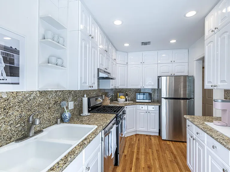 1412 Kelton Ave #1416.5 — Photo 19