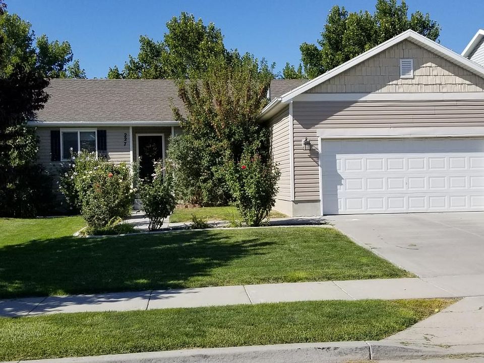 1st image of 227 E Calais Ln