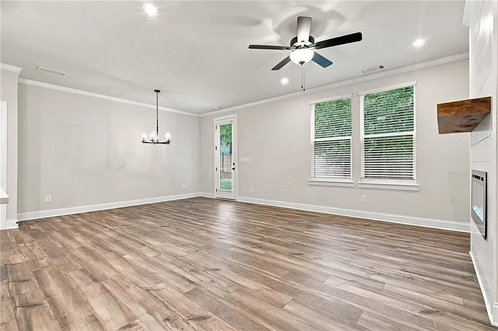 3 bed, 2.5 bath, 1902 sqft, $2,600 — Photo 4