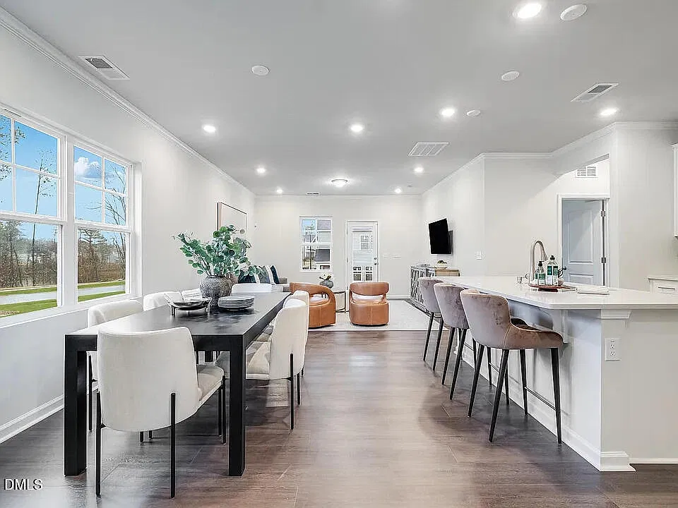 4 bed, 3.0 bath, $2,150 — Photo 4