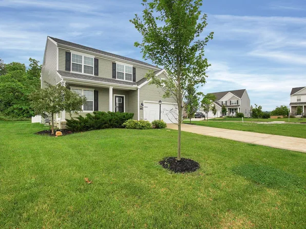 1322 Forest Edge Dr, Marysville, OH 43040