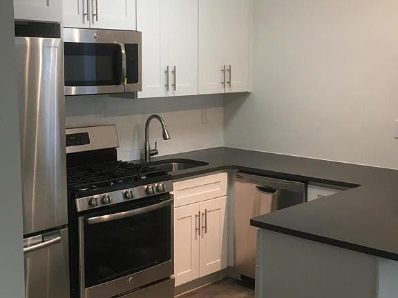 5th image of 1296 Rockland Ave APT 1E