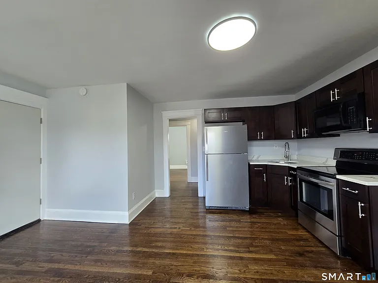 38 Beverly Ave — Photo 3