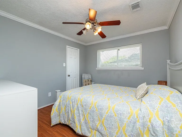 8102 Tall Firs Ln — Photo 25