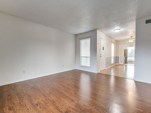 3rd image of 6414B Woodway Dr