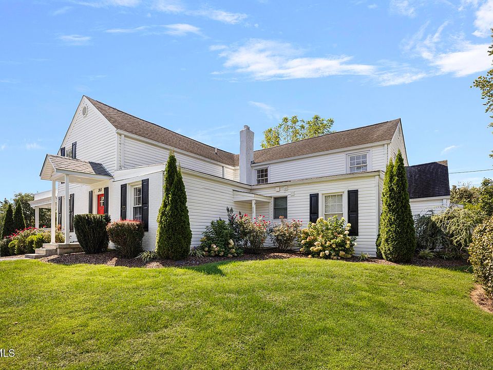 1st image of 207 E Gilmer Park